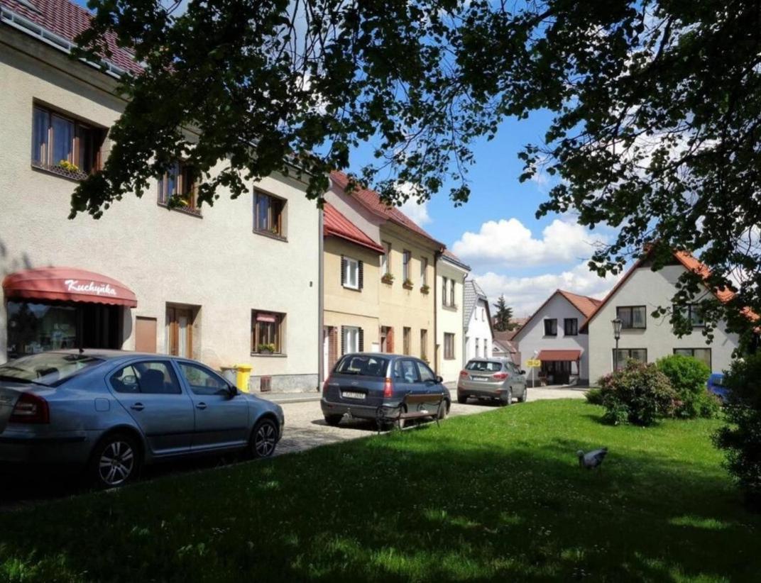 Motel Vega Sezimovo Ústí Exterior foto