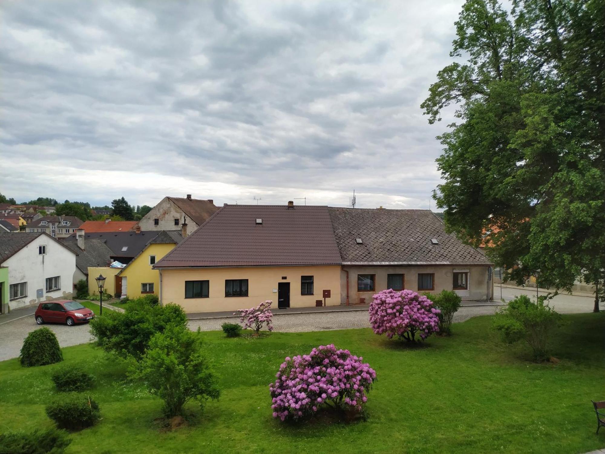 Motel Vega Sezimovo Ústí Exterior foto