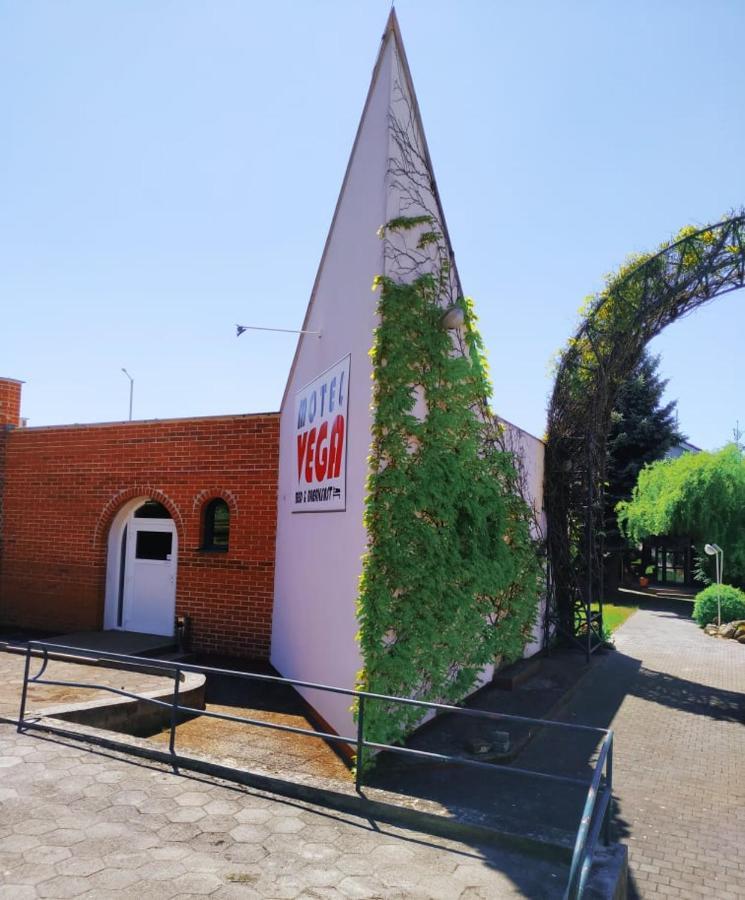 Motel Vega Sezimovo Ústí Exterior foto